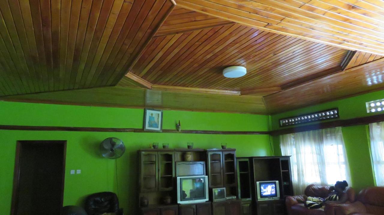 Global Village Hotel Pakwach Екстериор снимка
