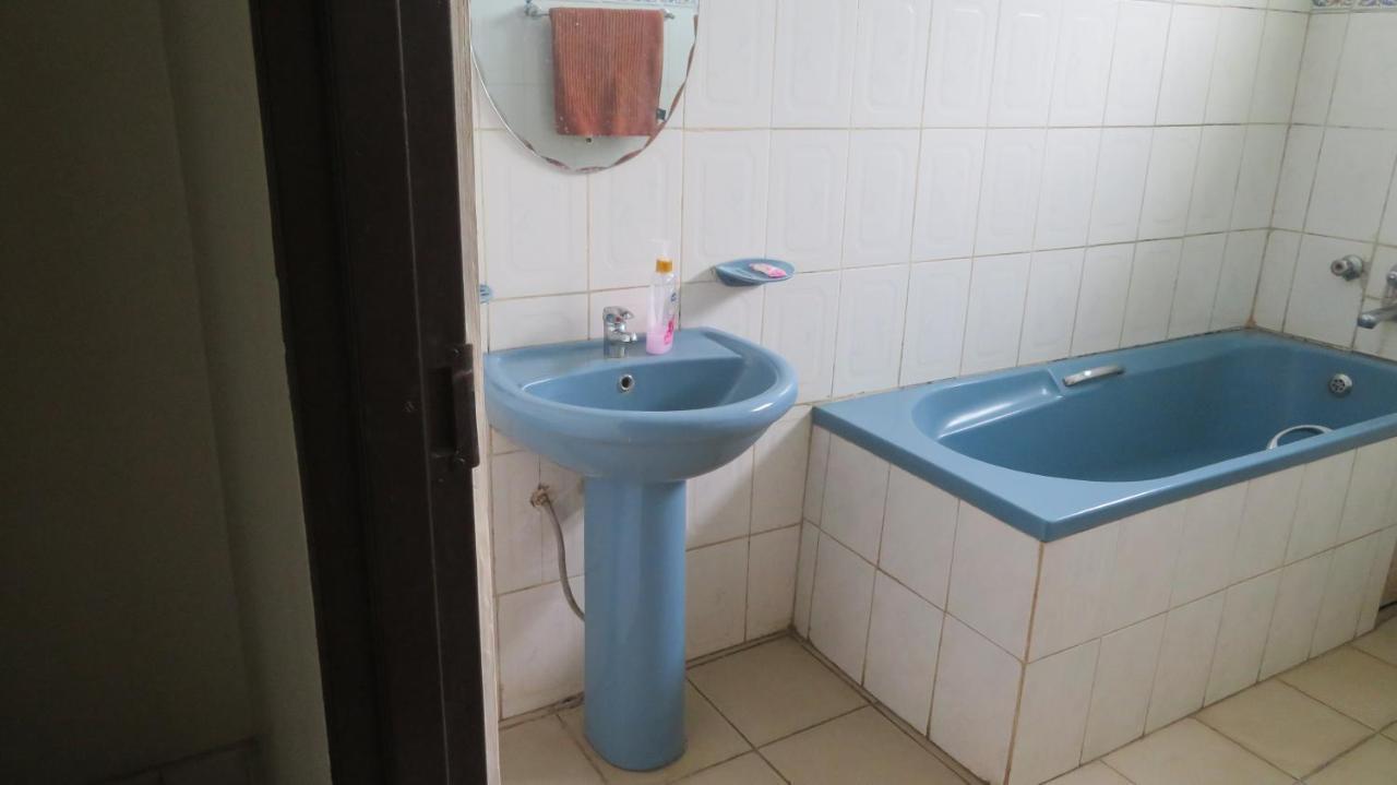 Global Village Hotel Pakwach Екстериор снимка