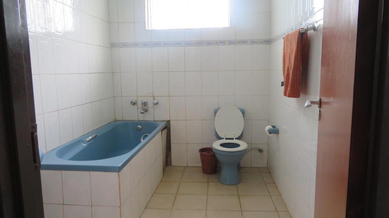 Global Village Hotel Pakwach Екстериор снимка