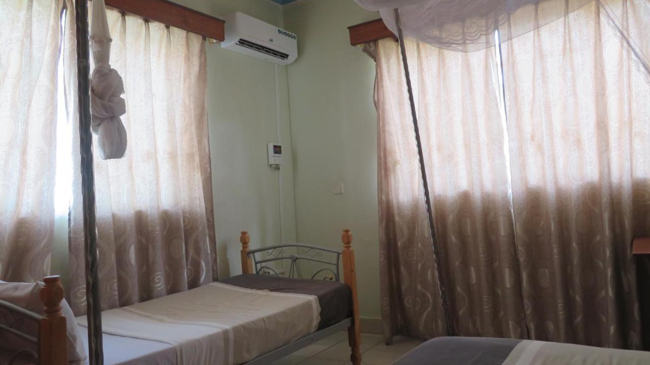 Global Village Hotel Pakwach Екстериор снимка