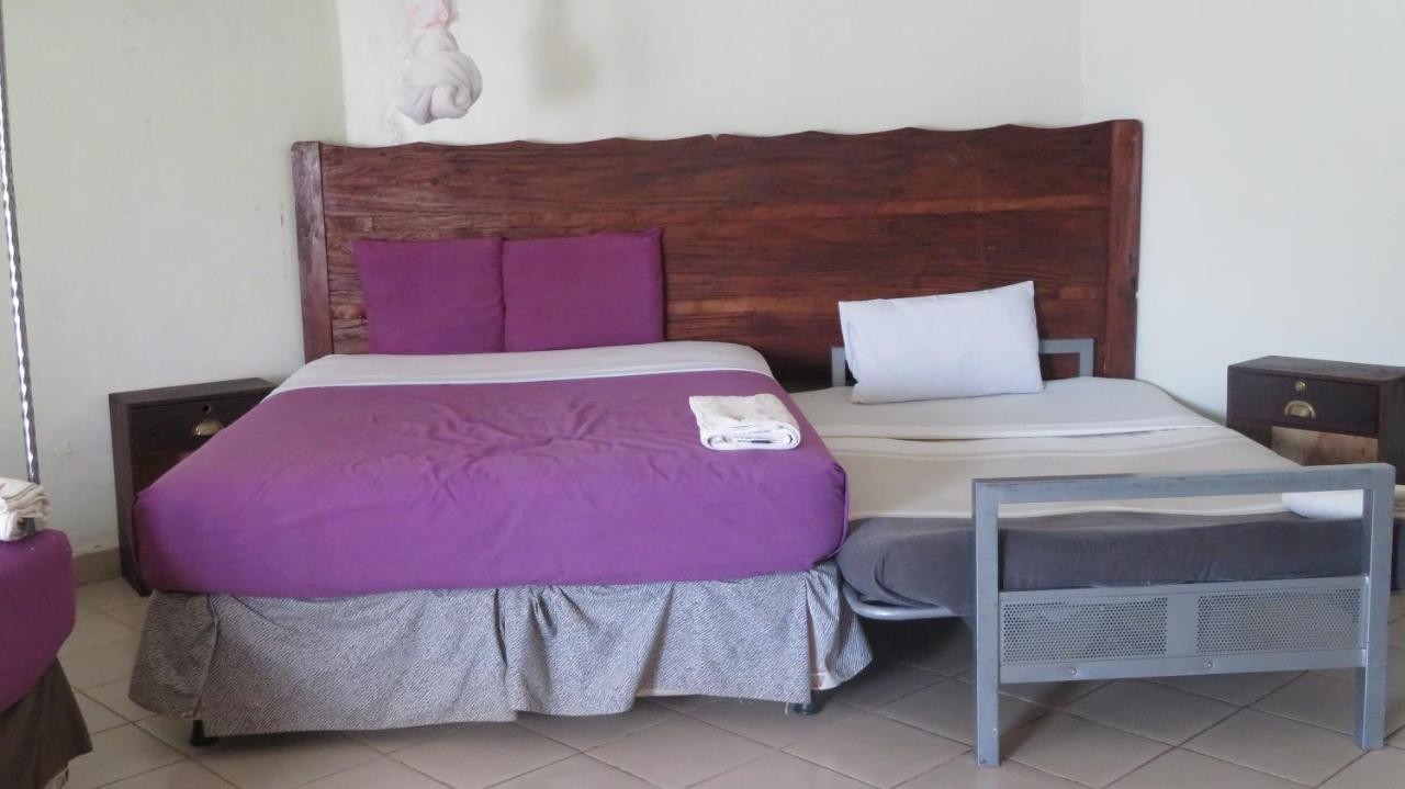 Global Village Hotel Pakwach Екстериор снимка