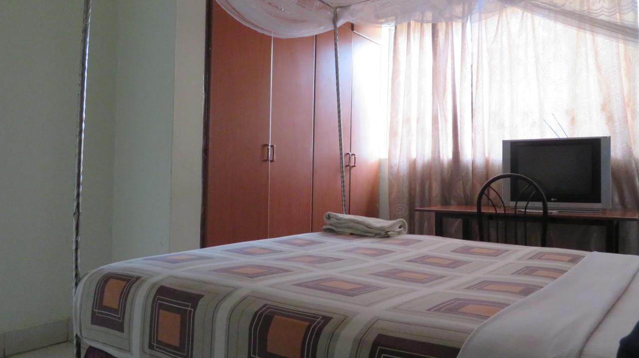 Global Village Hotel Pakwach Екстериор снимка
